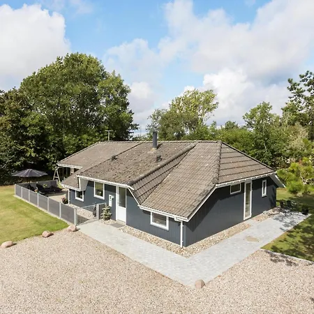 Prázdninový dům Lovely In With Sauna