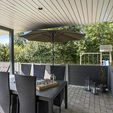 Vakantiehuis Lovely In With Sauna *